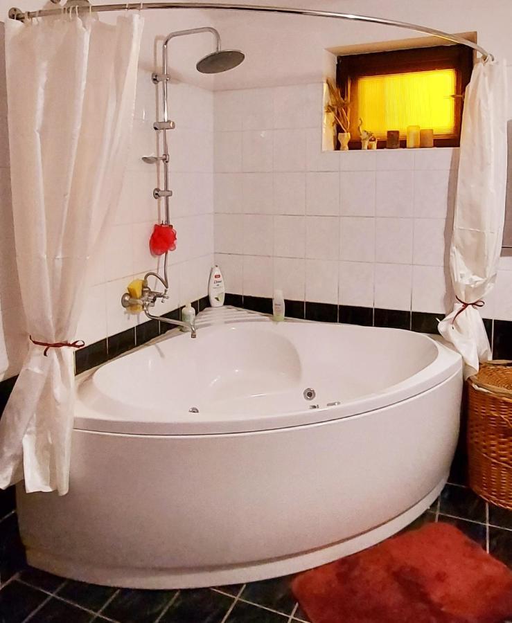 Guest House Marketti Vynohradiv Esterno foto